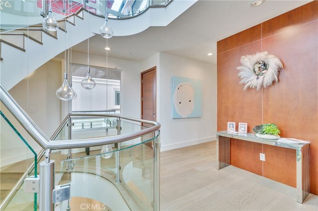 719 1st Place, Hermosa Beach, CA 90254