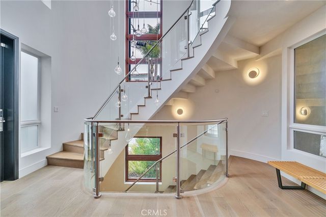 719 1st Place, Hermosa Beach, CA 90254