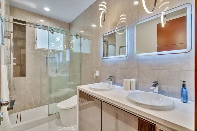 719 1st Place, Hermosa Beach, CA 90254