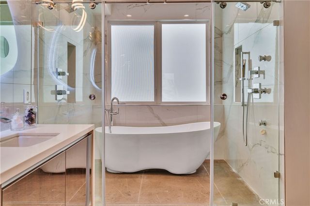 719 1st Place, Hermosa Beach, CA 90254