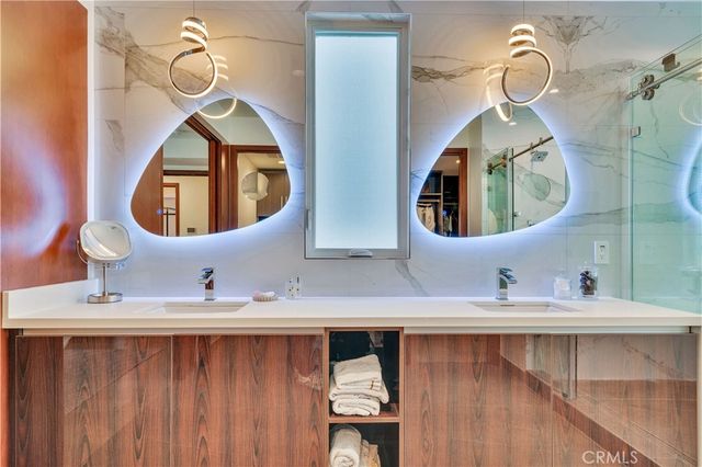 719 1st Place, Hermosa Beach, CA 90254