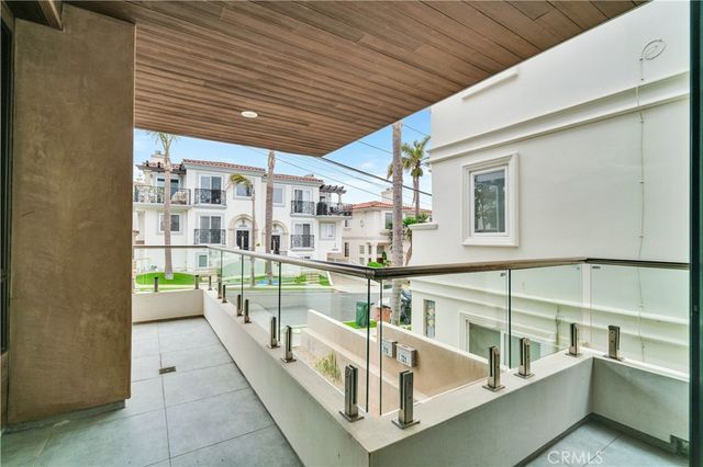 719 1st Place, Hermosa Beach, CA 90254