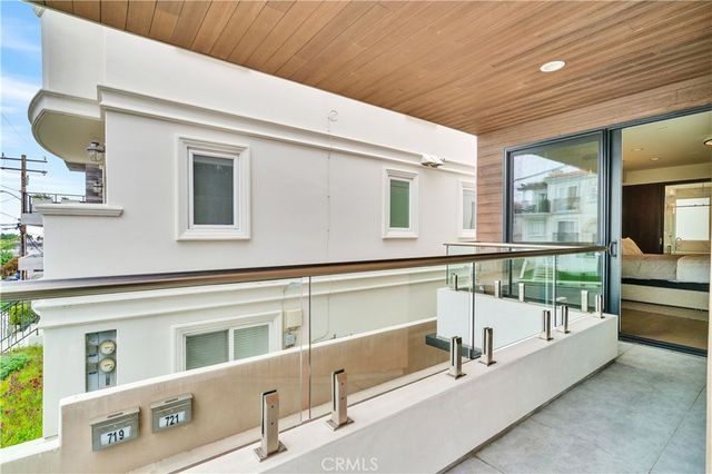719 1st Place, Hermosa Beach, CA 90254