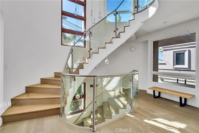 719 1st Place, Hermosa Beach, CA 90254