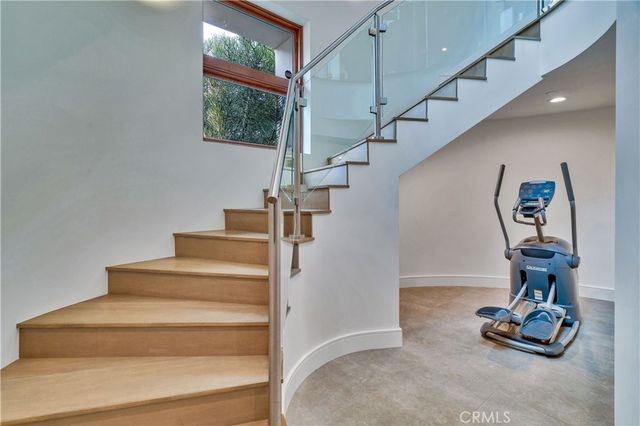 719 1st Place, Hermosa Beach, CA 90254