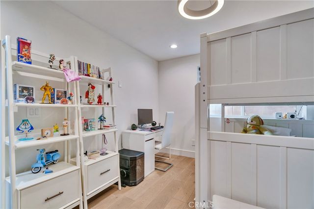 719 1st Place, Hermosa Beach, CA 90254