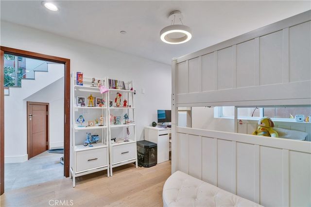 719 1st Place, Hermosa Beach, CA 90254