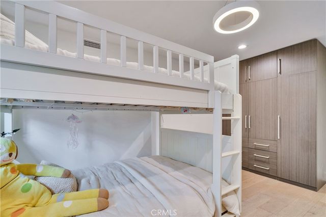719 1st Place, Hermosa Beach, CA 90254