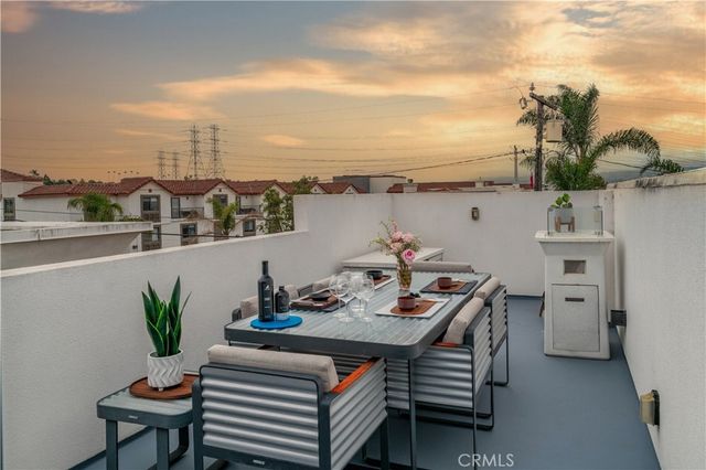 719 1st Place, Hermosa Beach, CA 90254