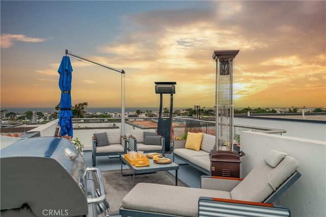 719 1st Place, Hermosa Beach, CA 90254