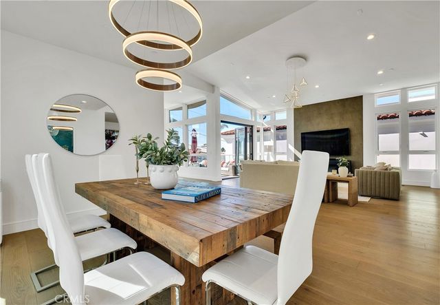 719 1st Place, Hermosa Beach, CA 90254