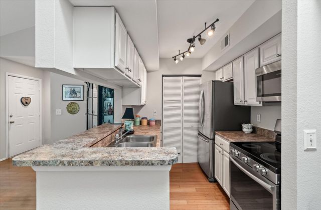 1481 Center Street 1008, Mount Pleasant, SC 29464