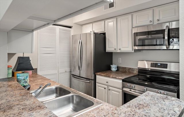 1481 Center Street 1008, Mount Pleasant, SC 29464