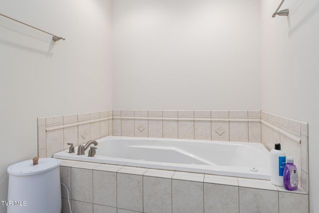 131 Humming Bird Way, Jonesborough, TN 37659