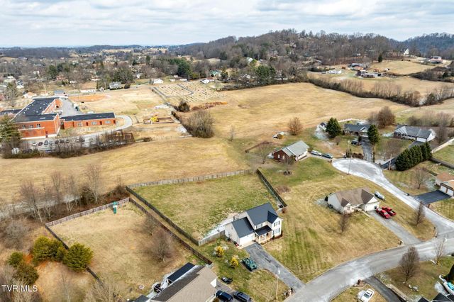 131 Humming Bird Way, Jonesborough, TN 37659