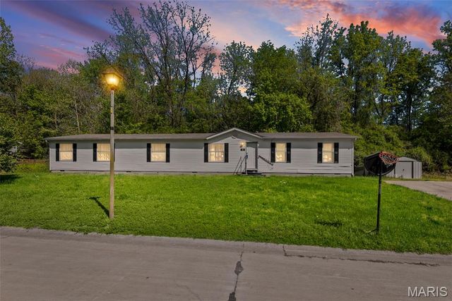22 Brown Drive, Fairview Heights, IL 62208