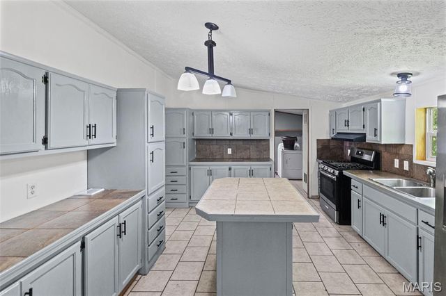 22 Brown Drive, Fairview Heights, IL 62208