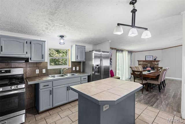 22 Brown Drive, Fairview Heights, IL 62208