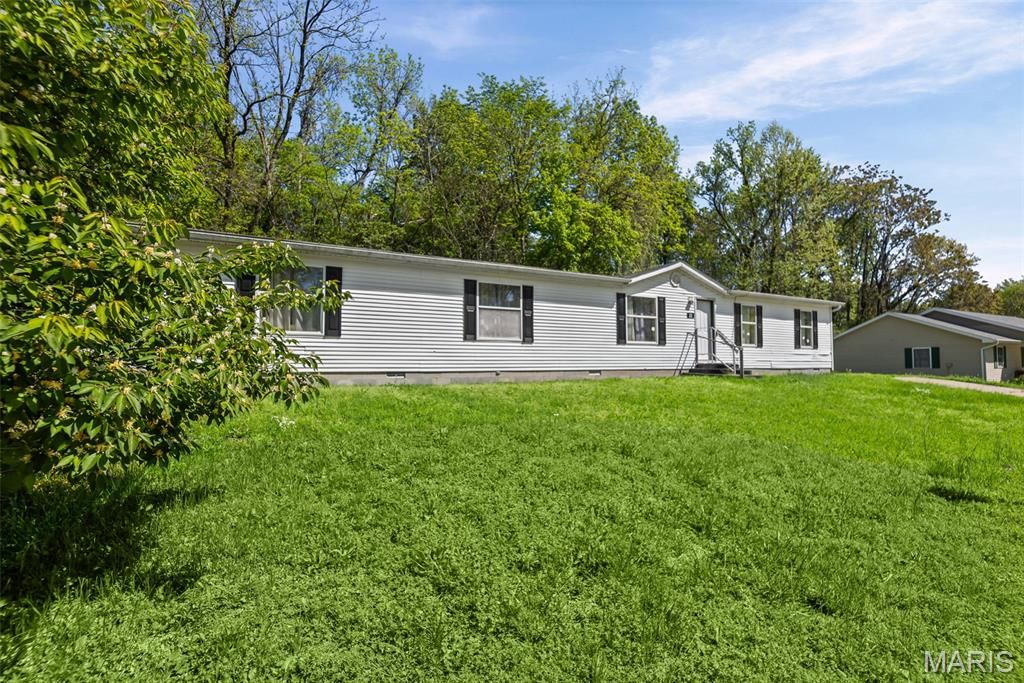 22 Brown Drive, Fairview Heights, IL 62208