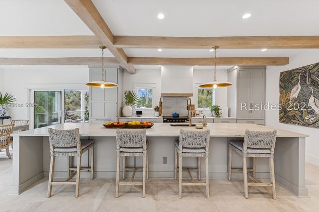 221 Callawassie Dr, Okatie, SC 29909