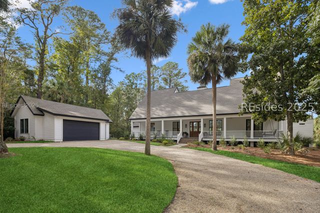 221 Callawassie Dr, Okatie, SC 29909