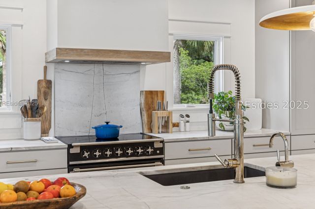 221 Callawassie Dr, Okatie, SC 29909