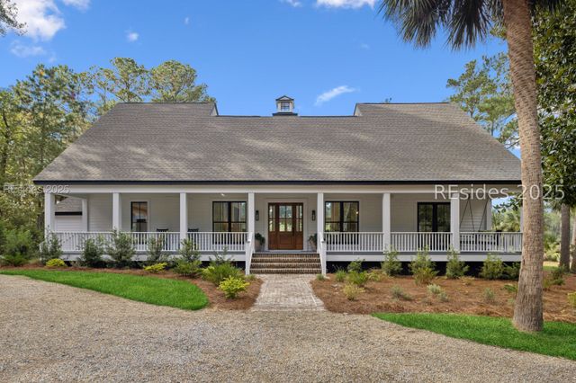 221 Callawassie Dr, Okatie, SC 29909
