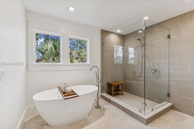 221 Callawassie Dr, Okatie, SC 29909