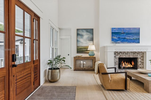 221 Callawassie Dr, Okatie, SC 29909