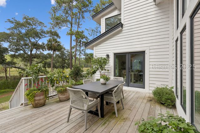 221 Callawassie Dr, Okatie, SC 29909