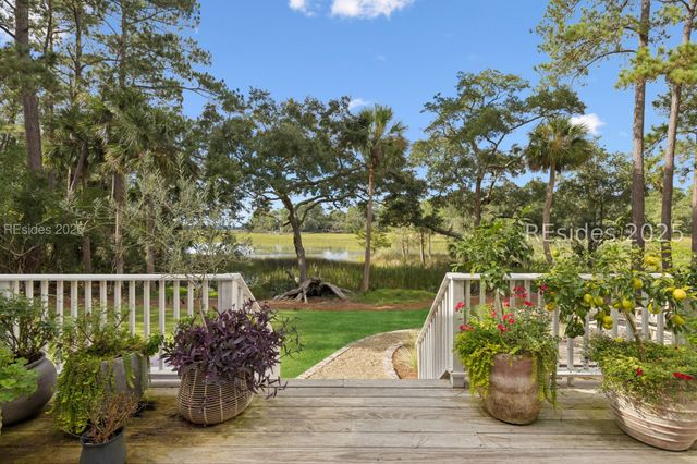 221 Callawassie Dr, Okatie, SC 29909