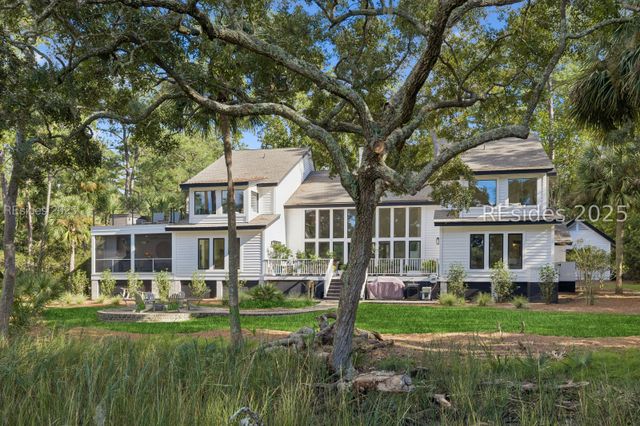 221 Callawassie Dr, Okatie, SC 29909