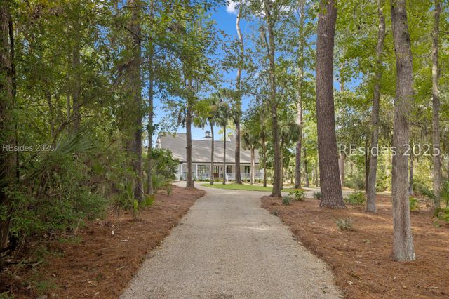 221 Callawassie Dr, Okatie, SC 29909