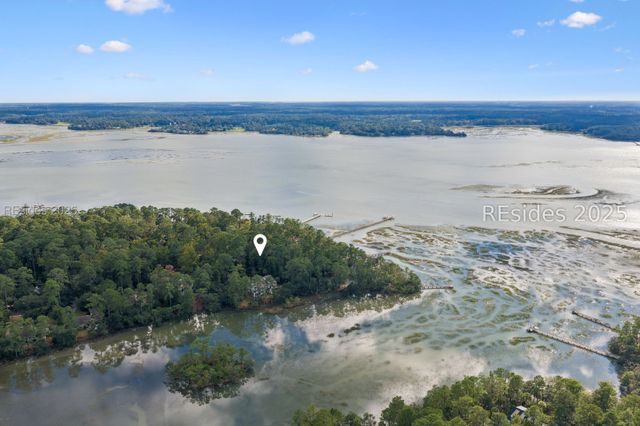 221 Callawassie Dr, Okatie, SC 29909