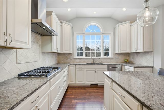 45 Hemlock Way, Cohasset, MA 02025