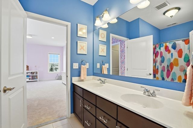 45 Hemlock Way, Cohasset, MA 02025