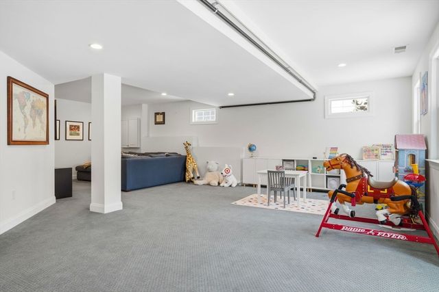 45 Hemlock Way, Cohasset, MA 02025