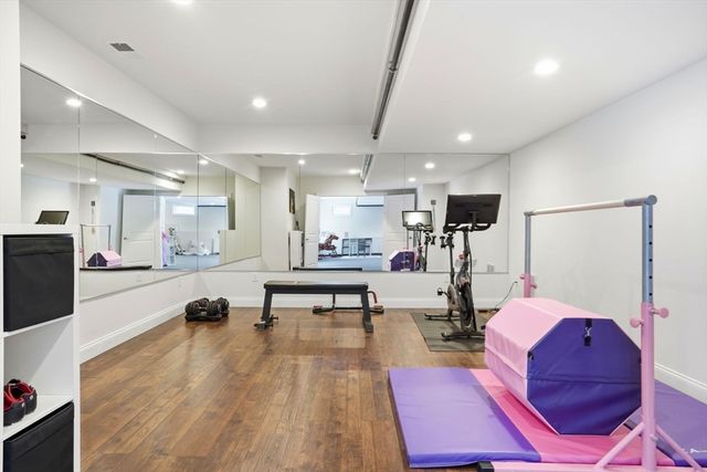 45 Hemlock Way, Cohasset, MA 02025