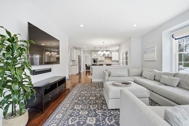 45 Hemlock Way, Cohasset, MA 02025