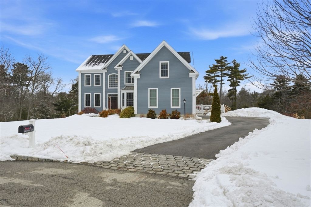 45 Hemlock Way, Cohasset, MA 02025