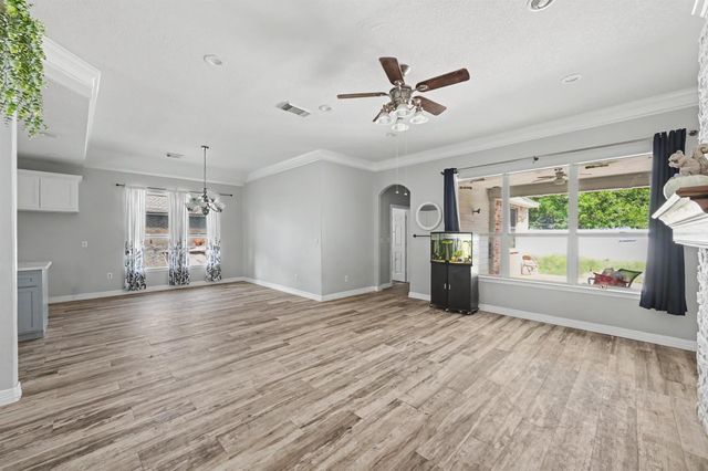 5110 Lakeshore Drive, Willis, TX 77318