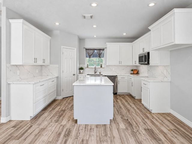 5110 Lakeshore Drive, Willis, TX 77318