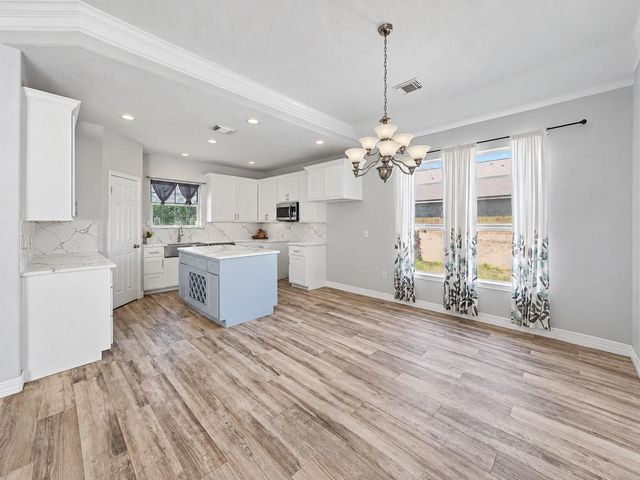 5110 Lakeshore Drive, Willis, TX 77318