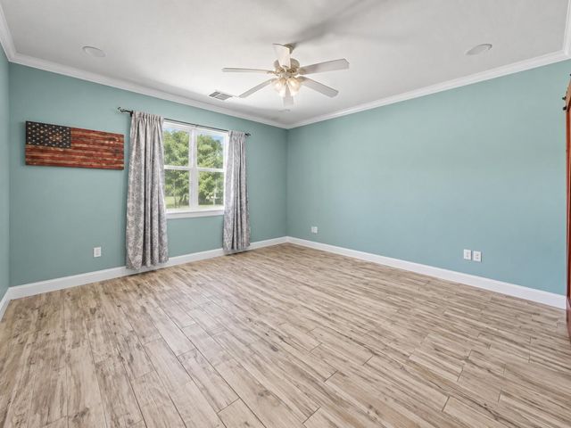 5110 Lakeshore Drive, Willis, TX 77318