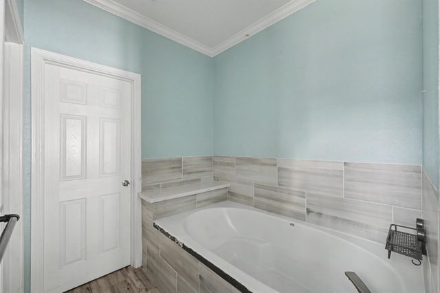 5110 Lakeshore Drive, Willis, TX 77318