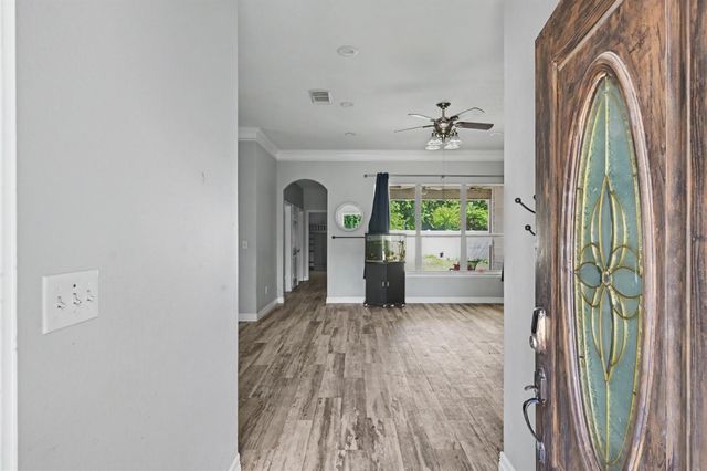 5110 Lakeshore Drive, Willis, TX 77318