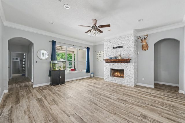 5110 Lakeshore Drive, Willis, TX 77318