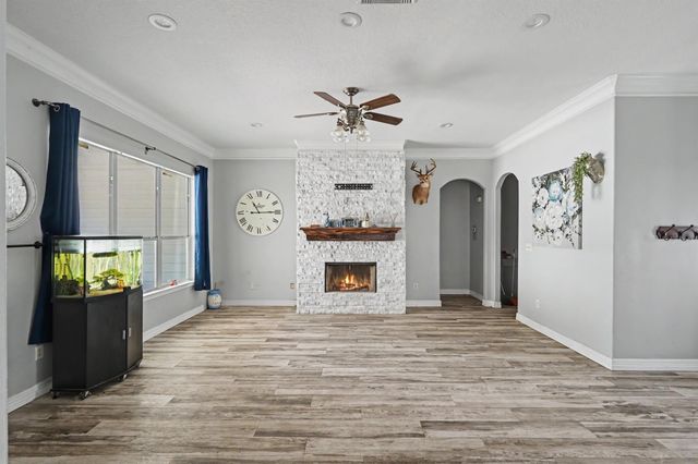 5110 Lakeshore Drive, Willis, TX 77318