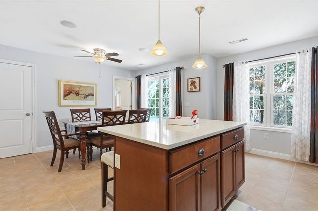 20 Kensington Way 20, Tewksbury, MA 01876