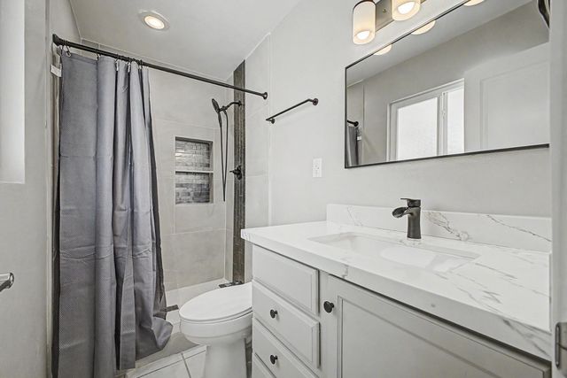 8730 E Rancho Vista Drive, Scottsdale, AZ 85251
